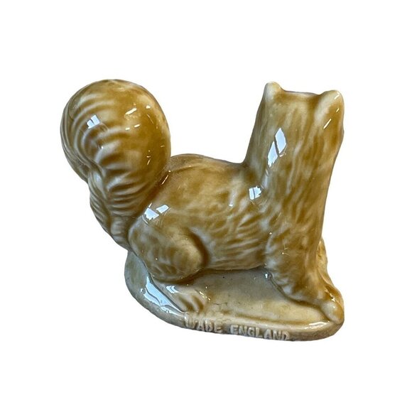 Wade Whimsies Red Rose Tea Pine Martin Figurine Glazed Porcelain England - Picture 2 of 3